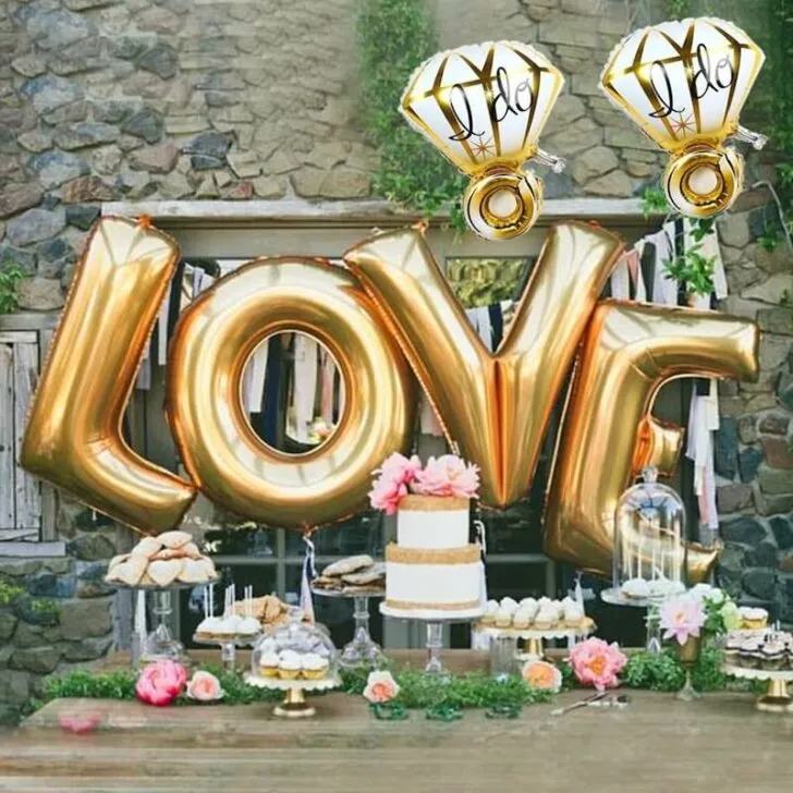 amazon wedding decor - love balloons