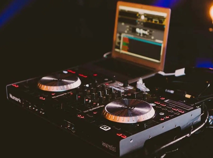 the perfect wedding reception playlist