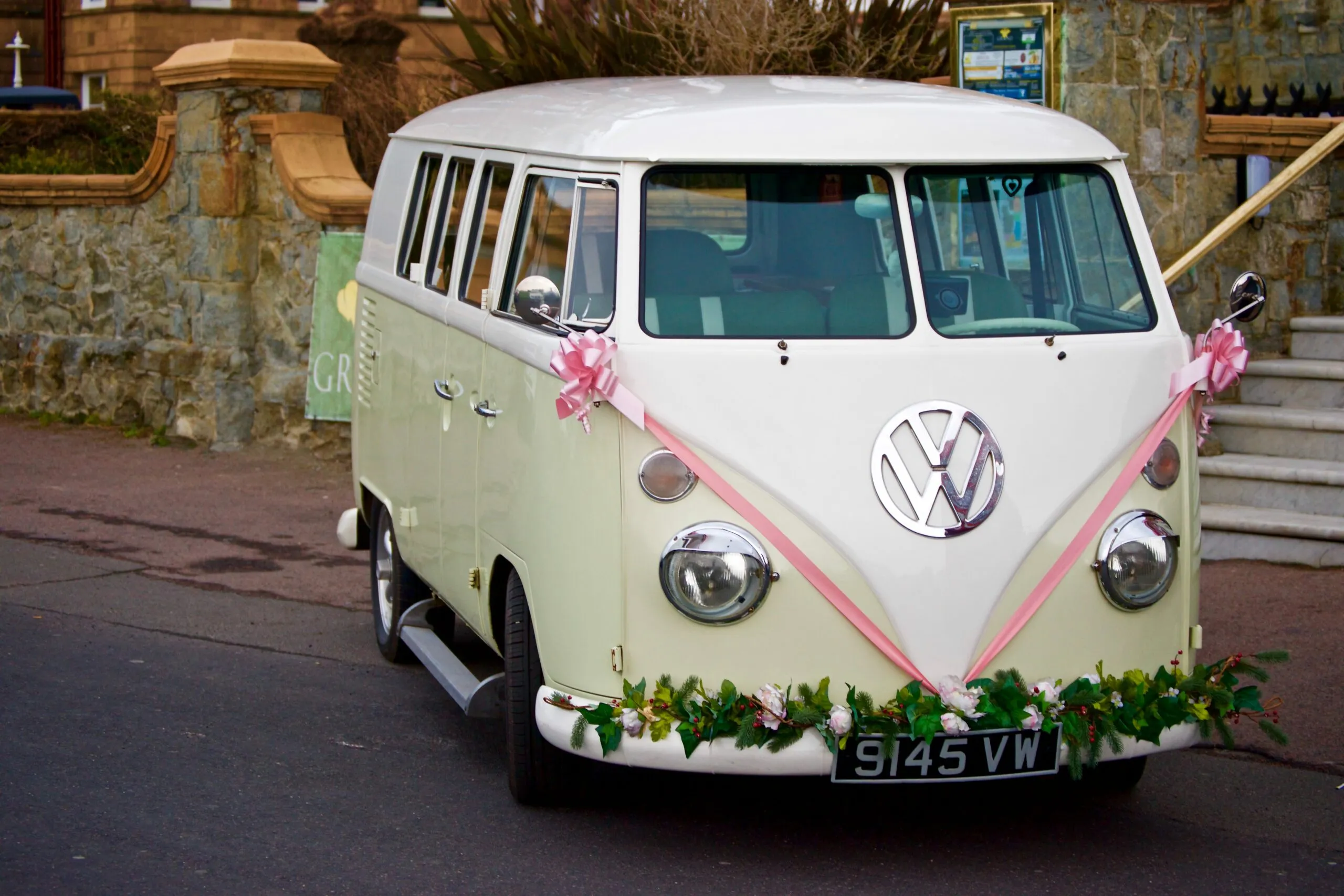 Booking the right wedding vendors for your wedding day