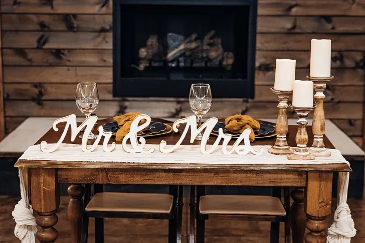 Mr and Mrs sweethearts table