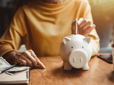 Ways to Reduce Your Monthly Expenses to Save for Your Wedding