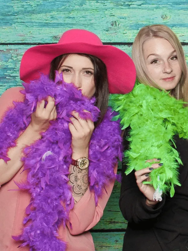 We’ve rounded up a list of items you could use to put together your own DIY wedding photo booth for your wedding reception. From backdrops to tech essentials and lighting, to props and accessories, here are some great finds to bring your photo booth dreams to life.