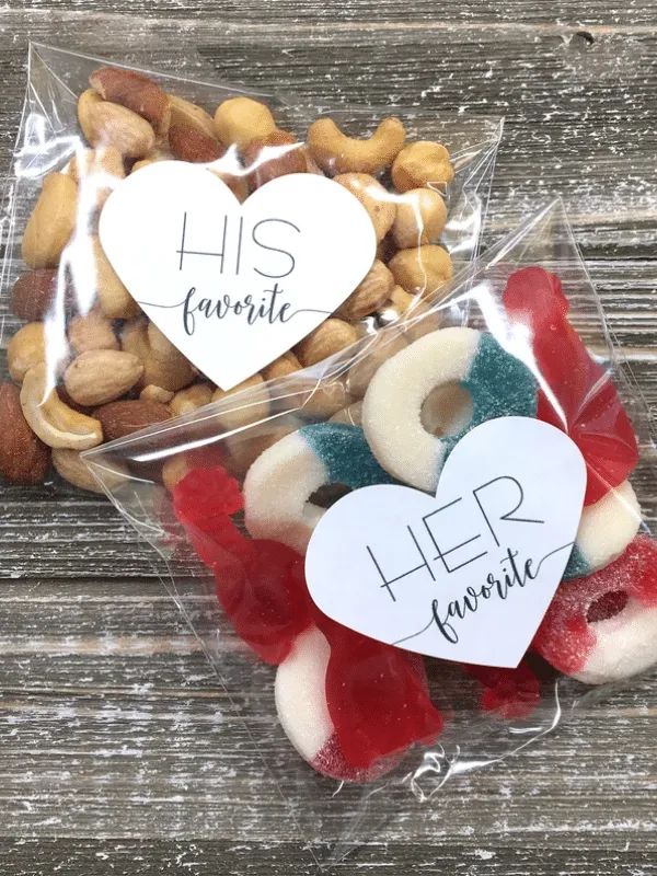 Creative, cute and affordable wedding favor packaging ideas and options from our favorite online resources.