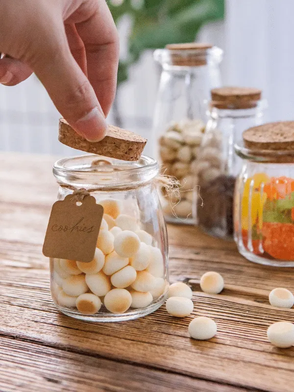 Creative, cute and affordable wedding favor packaging ideas and options from our favorite online resources.