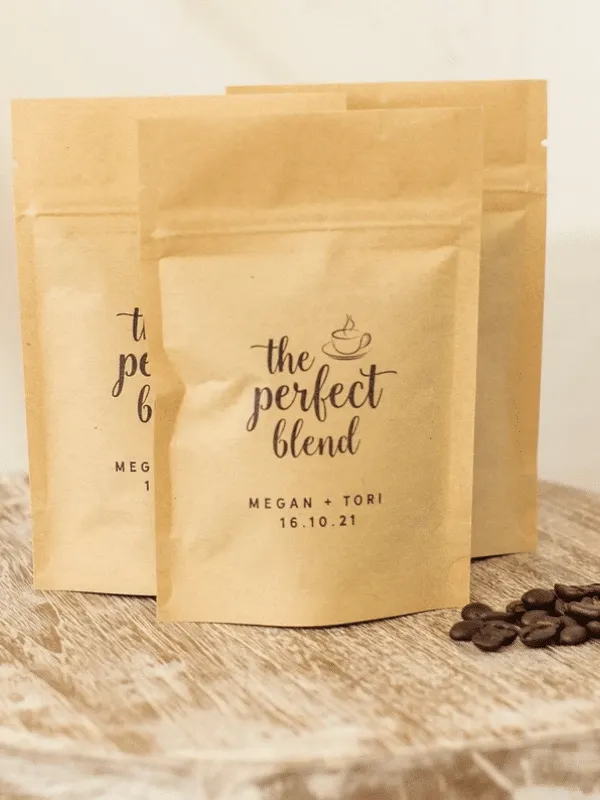 Creative, cute and affordable wedding favor packaging ideas and options from our favorite online resources.