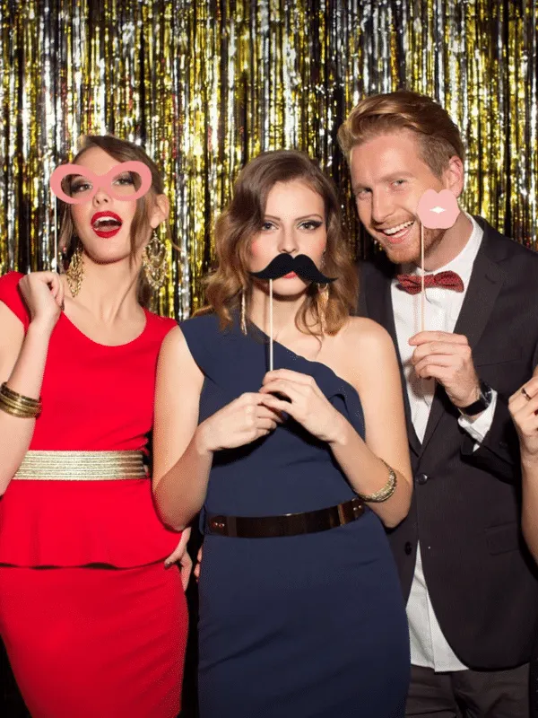 We’ve rounded up a list of items you could use to put together your own DIY wedding photo booth for your wedding reception. From backdrops to tech essentials and lighting, to props and accessories, here are some great finds to bring your photo booth dreams to life.